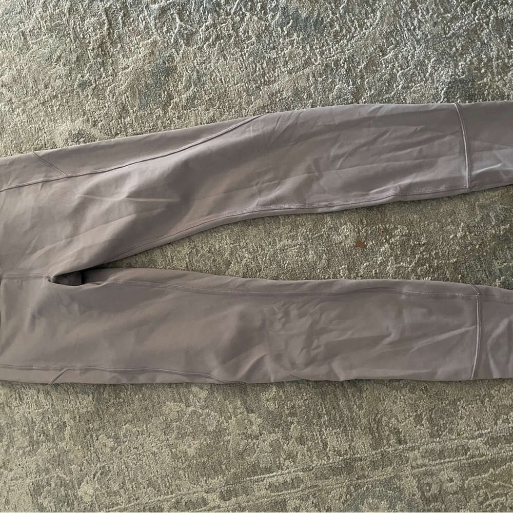 Lululemon leggings size 8 but no tag